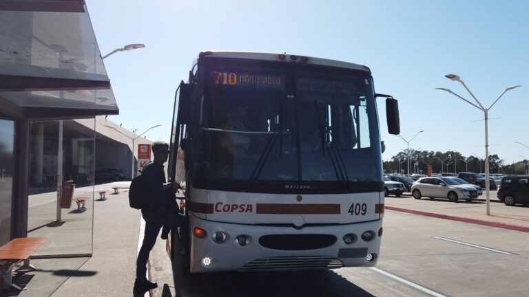 Medios de Transporte para salir del Aeropuerto de Carrasco Montevideo a tu hotel y sus precios (Marzo 2023)